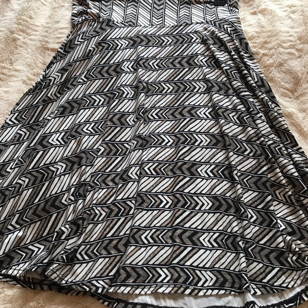 😀 $30/3 Max Studio skirt